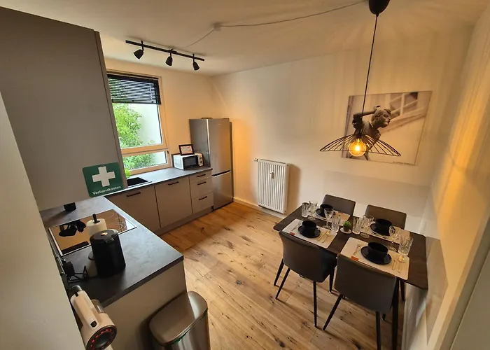 Charmante 2 Zimmer-wohnung Mit Fahrradstellplaetzen *